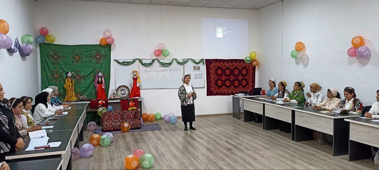 O‘zbek folklori UBS talabalari nigohida!
